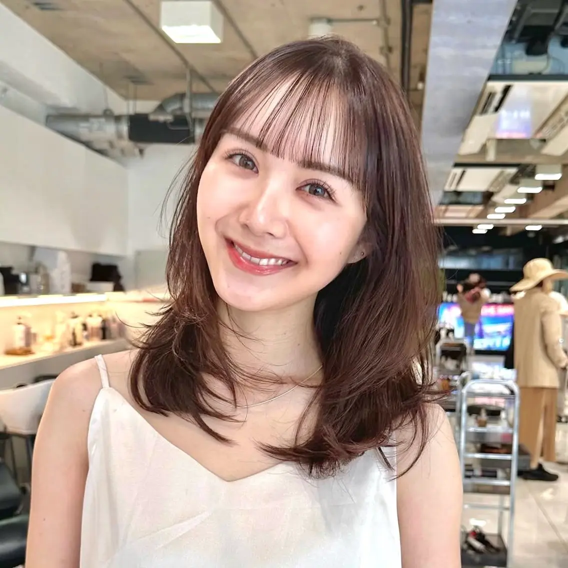 ミディアム アッシュ レイヤーカット カット ヘアカラー トリートメント 大野 海輔のヘアスタイル