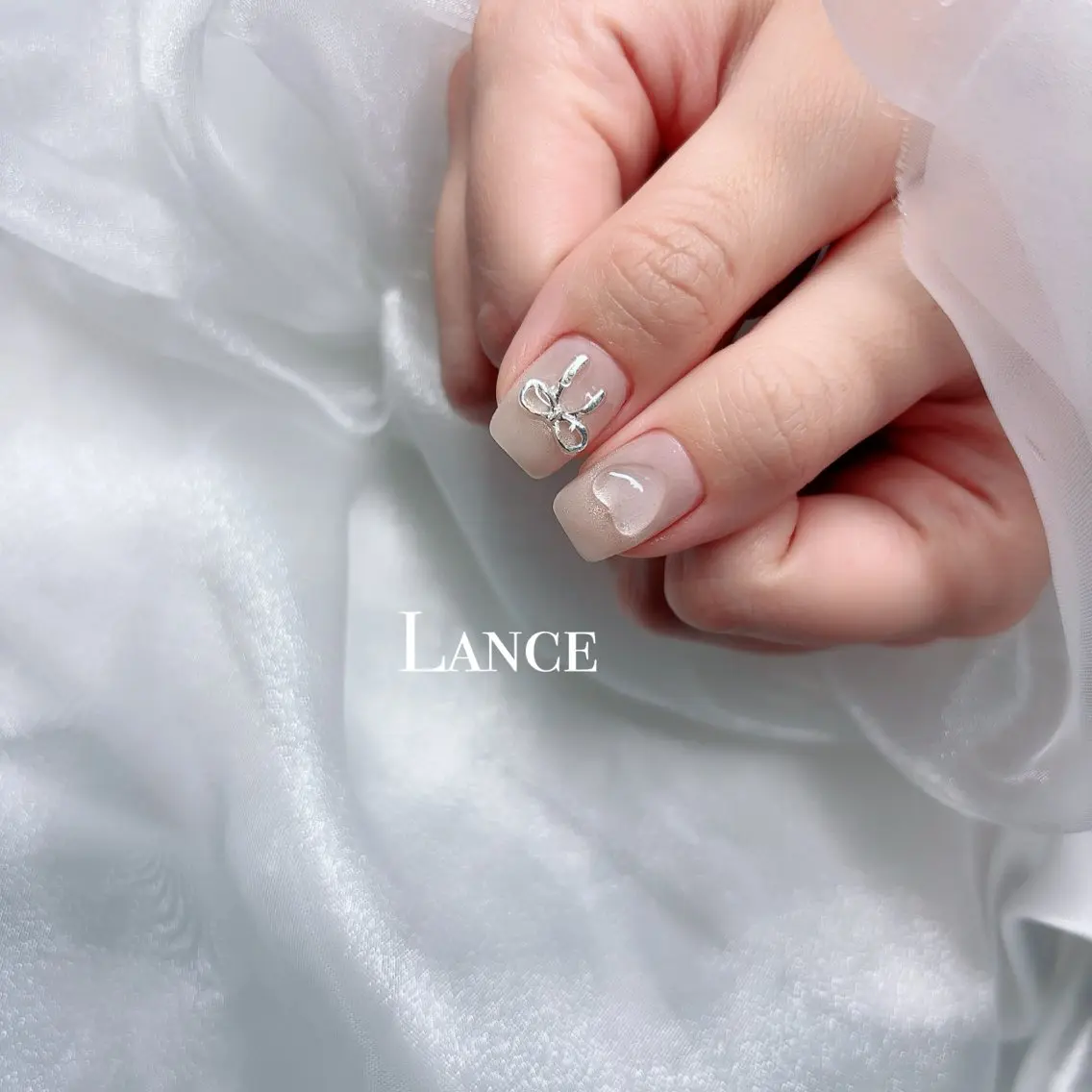 ネイル キラキラネイル 韓国ネイル 春ネイル ワンホンネイル 冬ネイル ハンドネイル Lance nailのネイルデザイン
