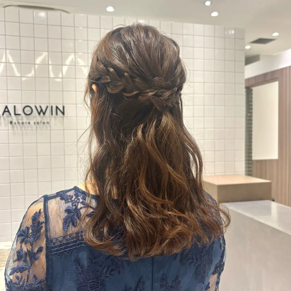 ミディアム ヘアアレンジ ヘアセット 久力琴音''透明感 カラー''アレンジのヘアスタイル