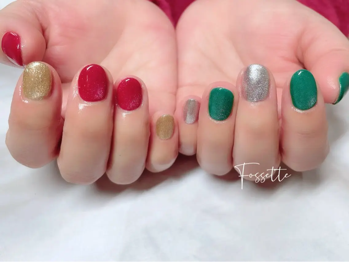ネイル キラキラネイル マグネットネイル ワンカラーネイル ショートネイル 冬ネイル ハンドネイル nailsalon Fossetteのネイルデザイン