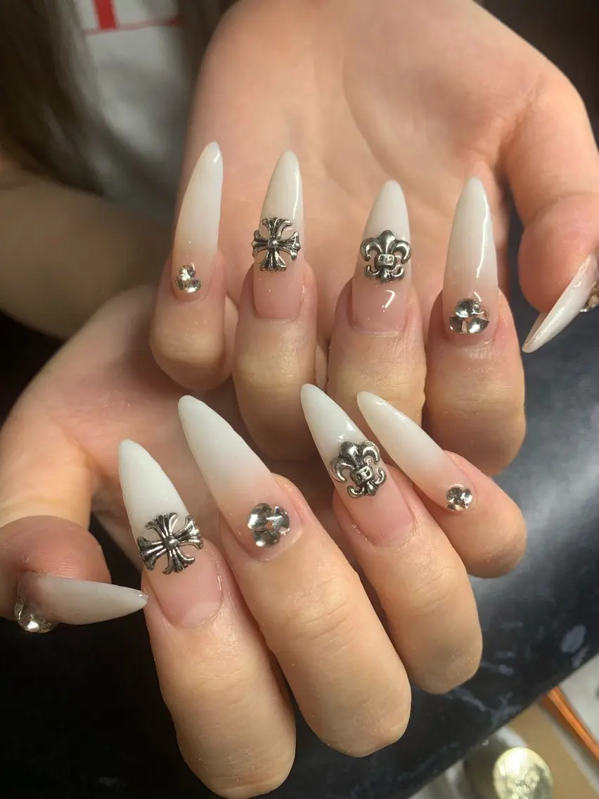 ネイル フレンチネイル ジェルネイル 韓国ネイル マグネットネイル マグネットフレンチ akina nailsのネイルデザイン