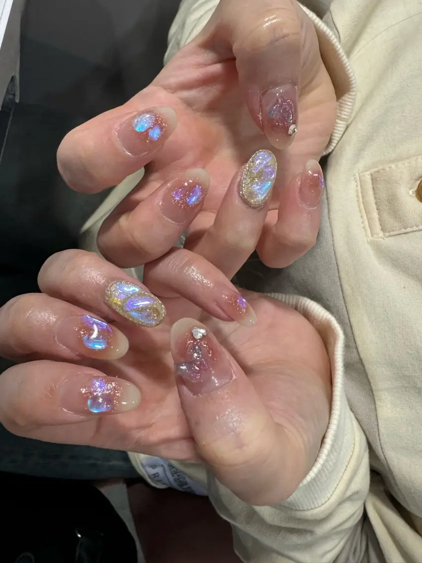 ネイル LAVISH 大和店 emi・:*+のネイルデザイン