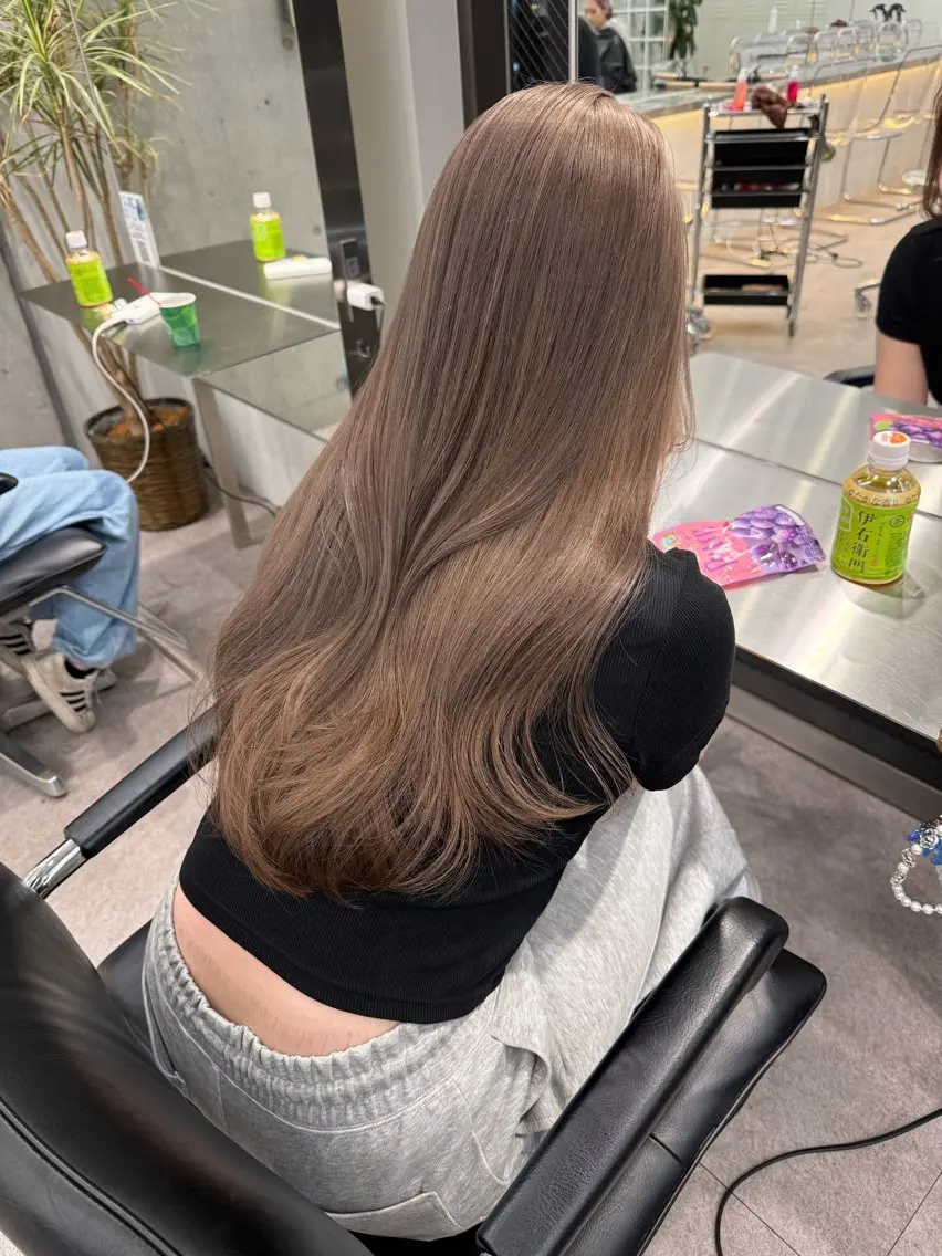 ロング カラー ベージュカラー ミルクティーベージュ カット ヘアカラー 原宿ブリーチカラー /三村克彦のヘアスタイル
