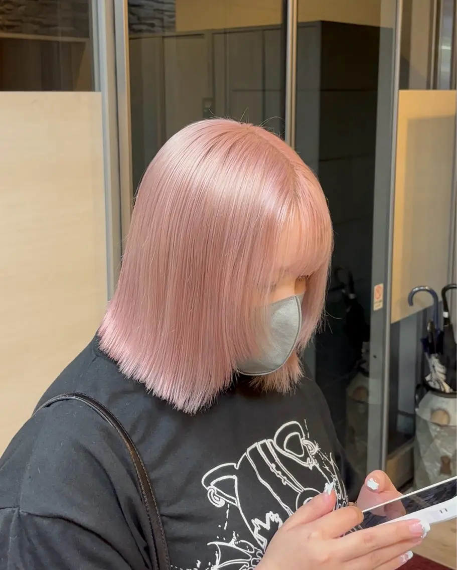 ミディアム カラー ブロンド ピンクカラー ホワイトピンク カット ヘアカラー トリートメント 清水 基生のヘアスタイル