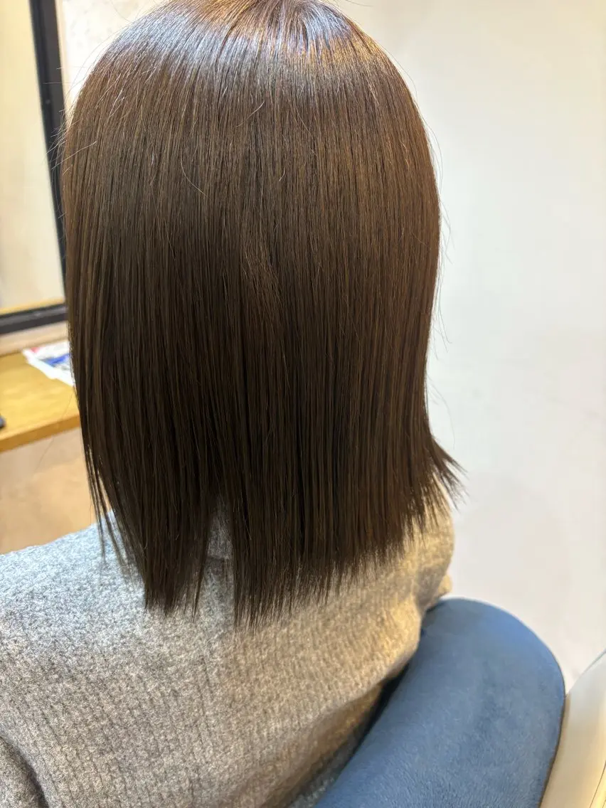 ミディアム カット ヘアカラー トリートメント 韓国ヘアー🇰🇷 MIWAのヘアスタイル