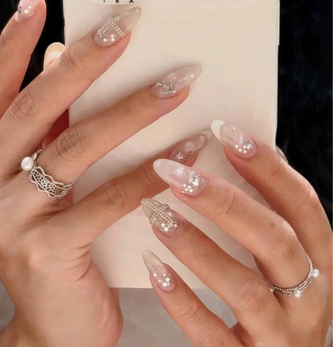 ネイル アートネイル オーロラネイル チークネイル フレンチネイル ガラスフレンチ ハンドネイル 🎀YooLi Nail salonのネイルデザイン