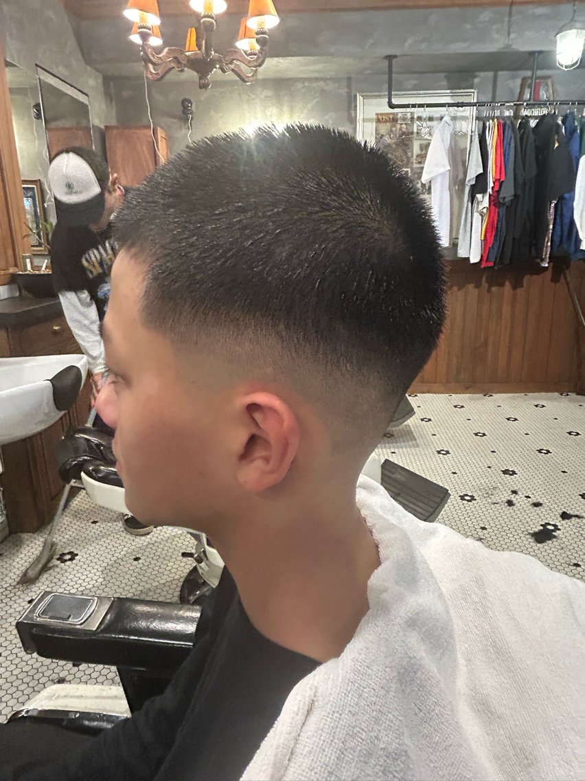 ショート カット 杉山 友哉のヘアスタイル