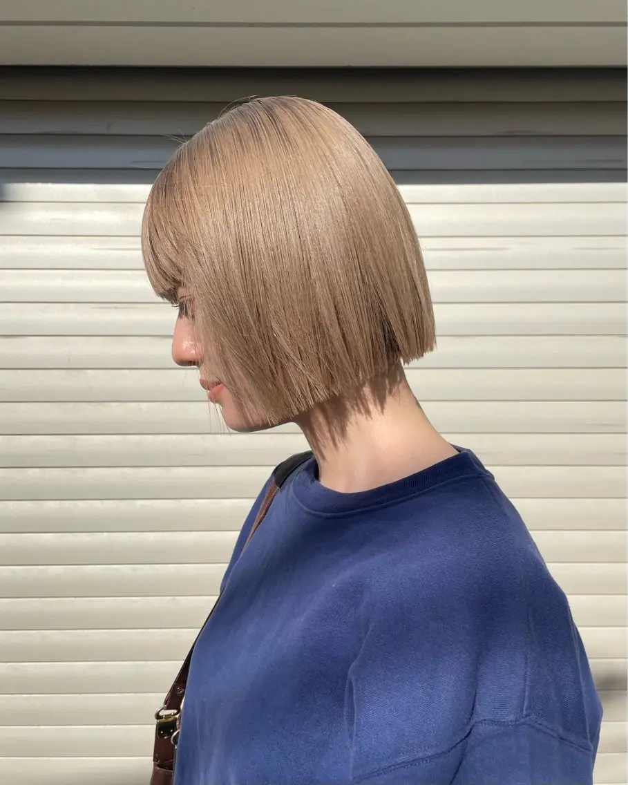 ミディアム カラー 切りっぱなしボブ ミディアムパーマ ブリーチ ブロンド ダブルカラー ブリーチ/レイヤー 💙ayame💙のヘアスタイル