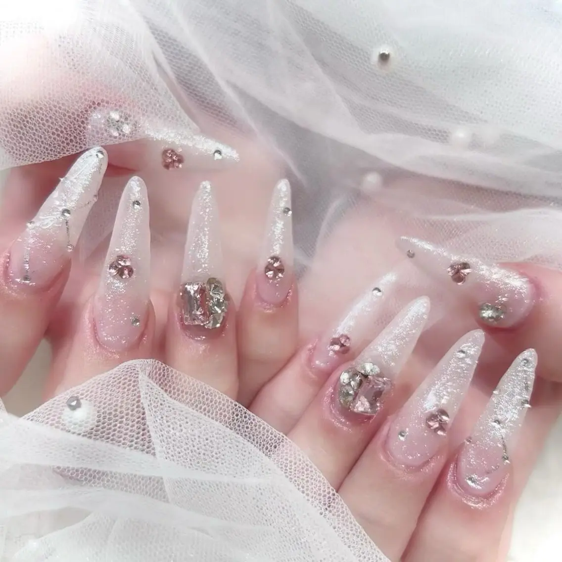 ネイル ジェルネイル 韓国ネイル 持ち込み シンプルネイル ワンホンネイル ハンドネイル 🎀Aura. Yurachanのネイルデザイン