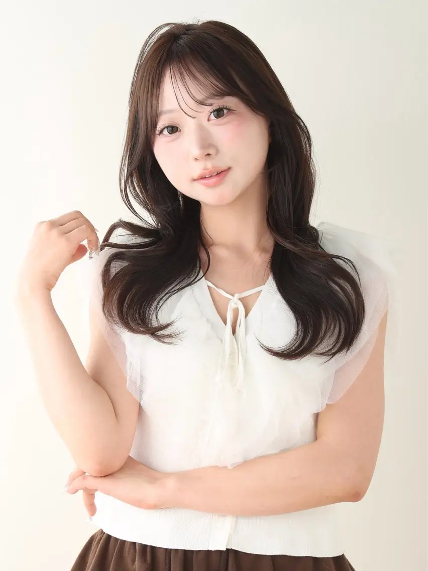 セミロング 顔周りカット 韓国風ヘア 小顔カット カット ヘアカラー ️🫧中島遼香🫧 Ess🪽髪質改善のヘアスタイル