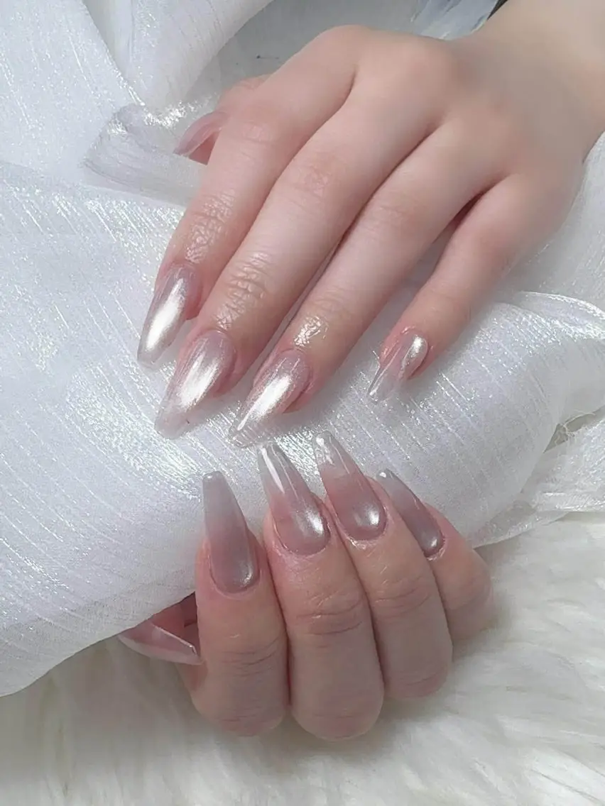 ネイル 桜ネイル フレンチネイル グラデーション 韓国ネイル マグネットネイル ハンドネイル Squen Nail shinjukuのネイルデザイン