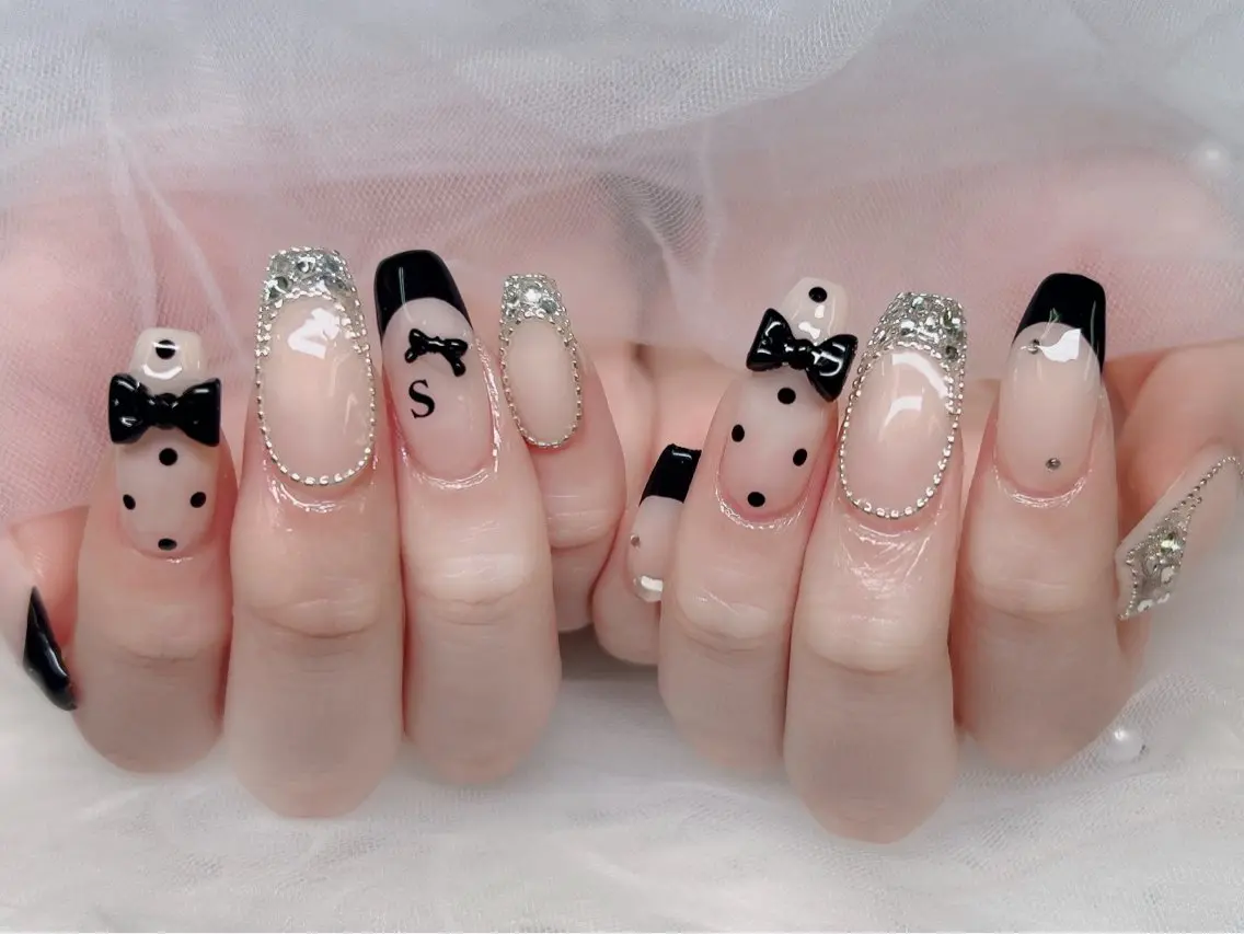 ネイル チークネイル ドット フレンチネイル グラデーション 韓国ネイル ハンドネイル Kei Nail Salonのネイルデザイン