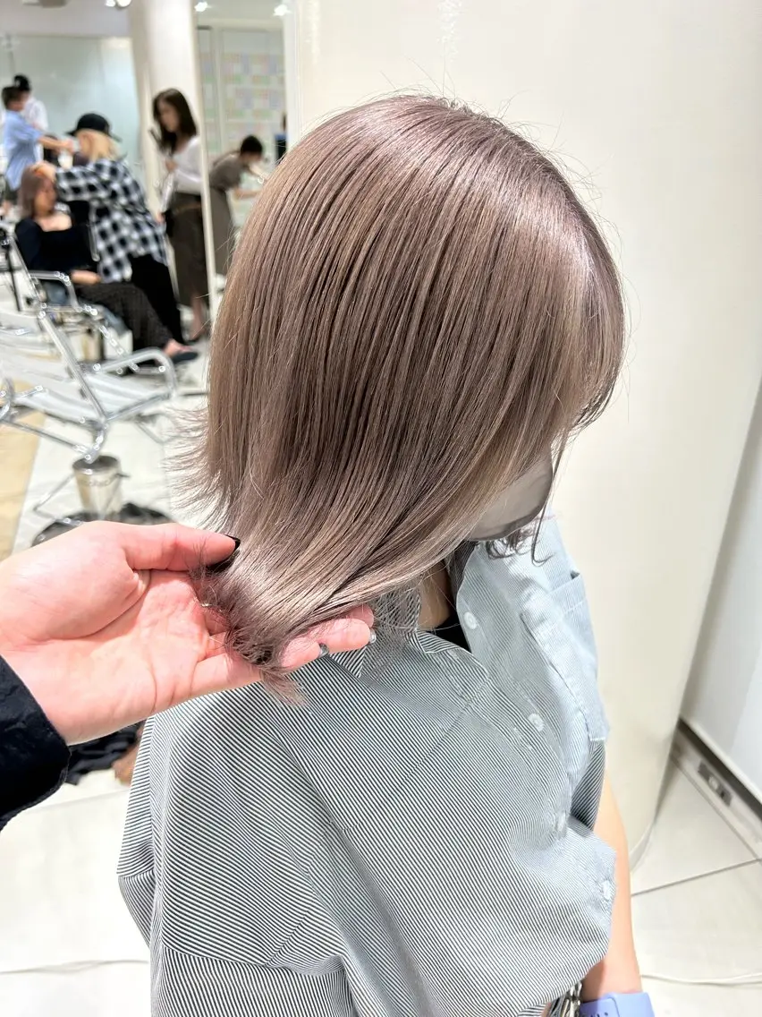 【新規様限定】ブリーチカラー✨(１回)+毛量調整カット✂️+超音波トリートメント💙プラス料金でケアブリーチに変更可能の写真