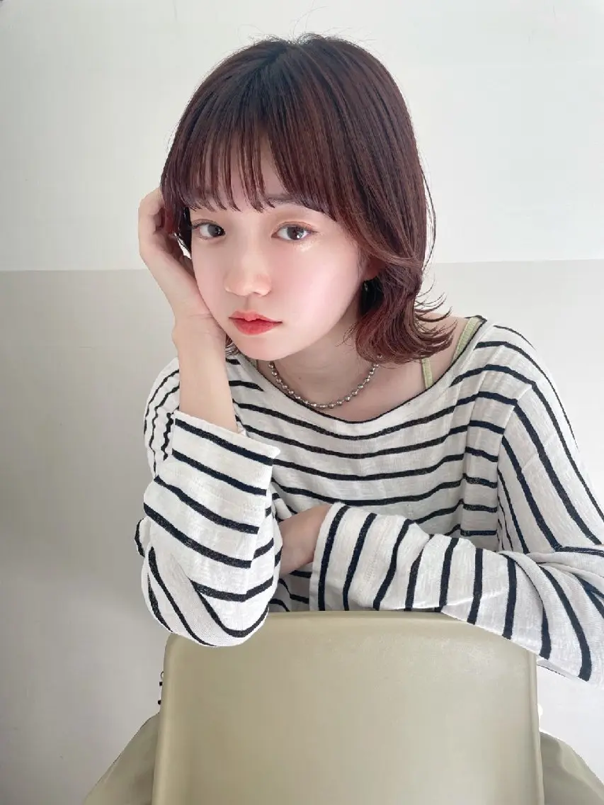 カラー 井上 日菜子のヘアスタイル
