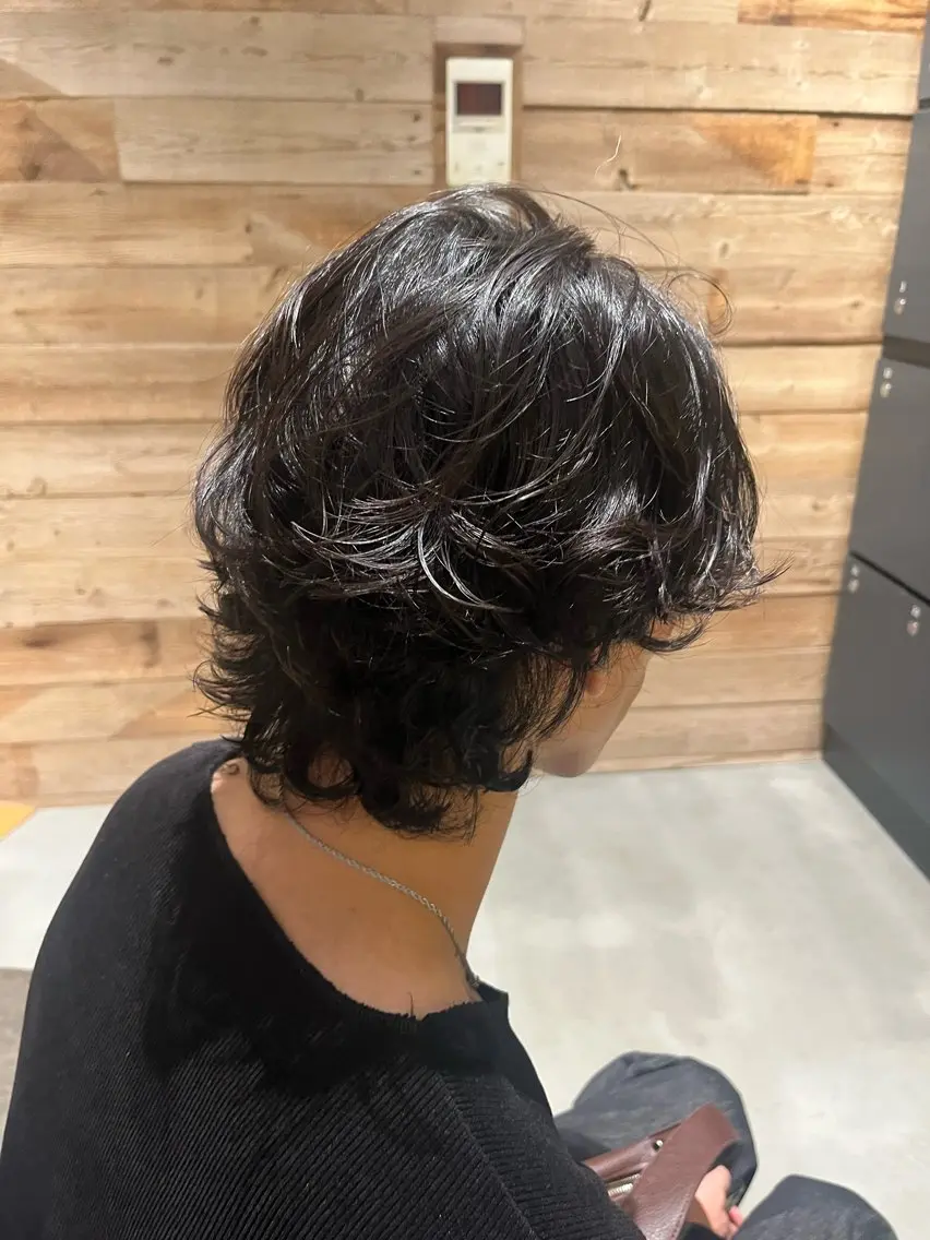 ミディアム メンズ ミディアムパーマ メンズパーマ カット パーマ 志賀 楓のヘアスタイル