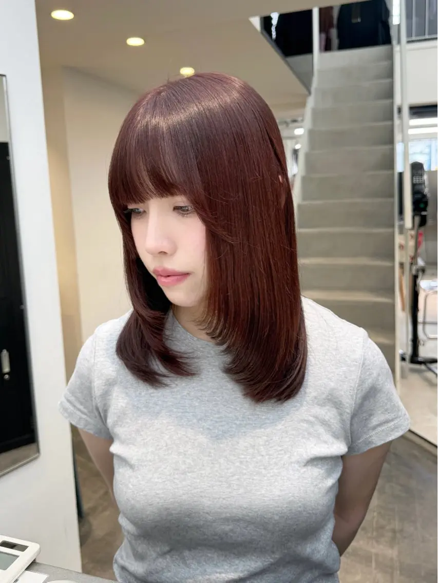 ミディアム カラー ボルドーカラー ヘアカラー ブリーチ・ハイトーン 🪐✩serenaのヘアスタイル