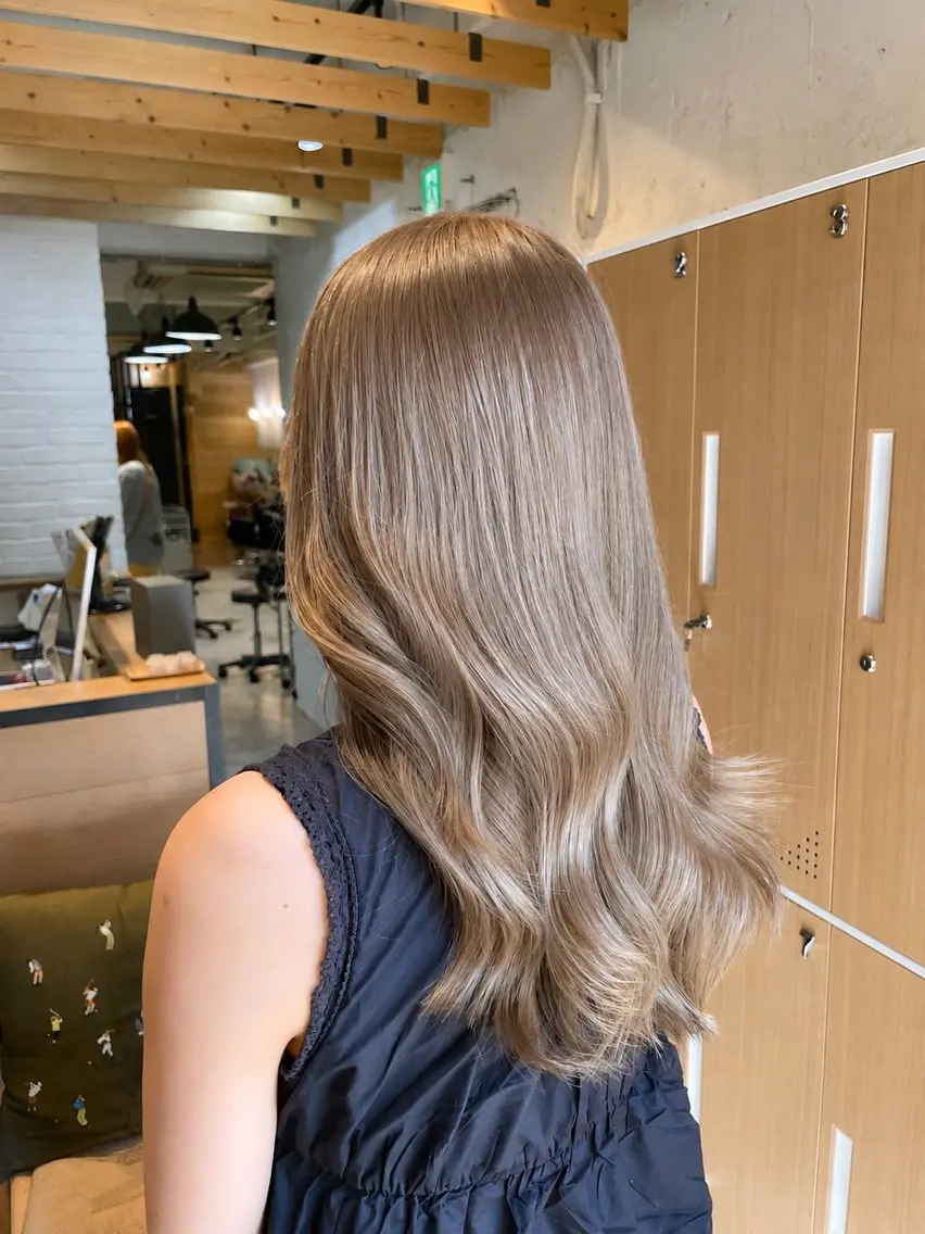 セミロング カット ヘアカラー トリートメント EIGHT　サイショ ミズキのヘアスタイル