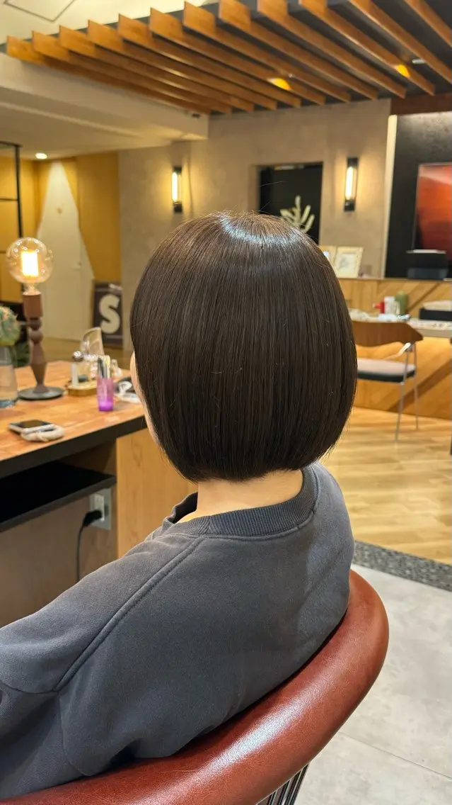 ショート アッシュ アッシュブラウン 今井 光のヘアスタイル