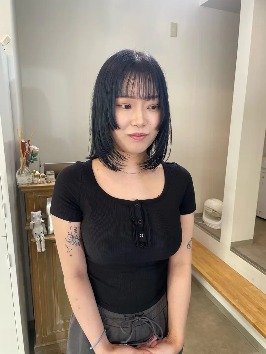 セミロング レイヤーカット やまもと けんたのヘアスタイル