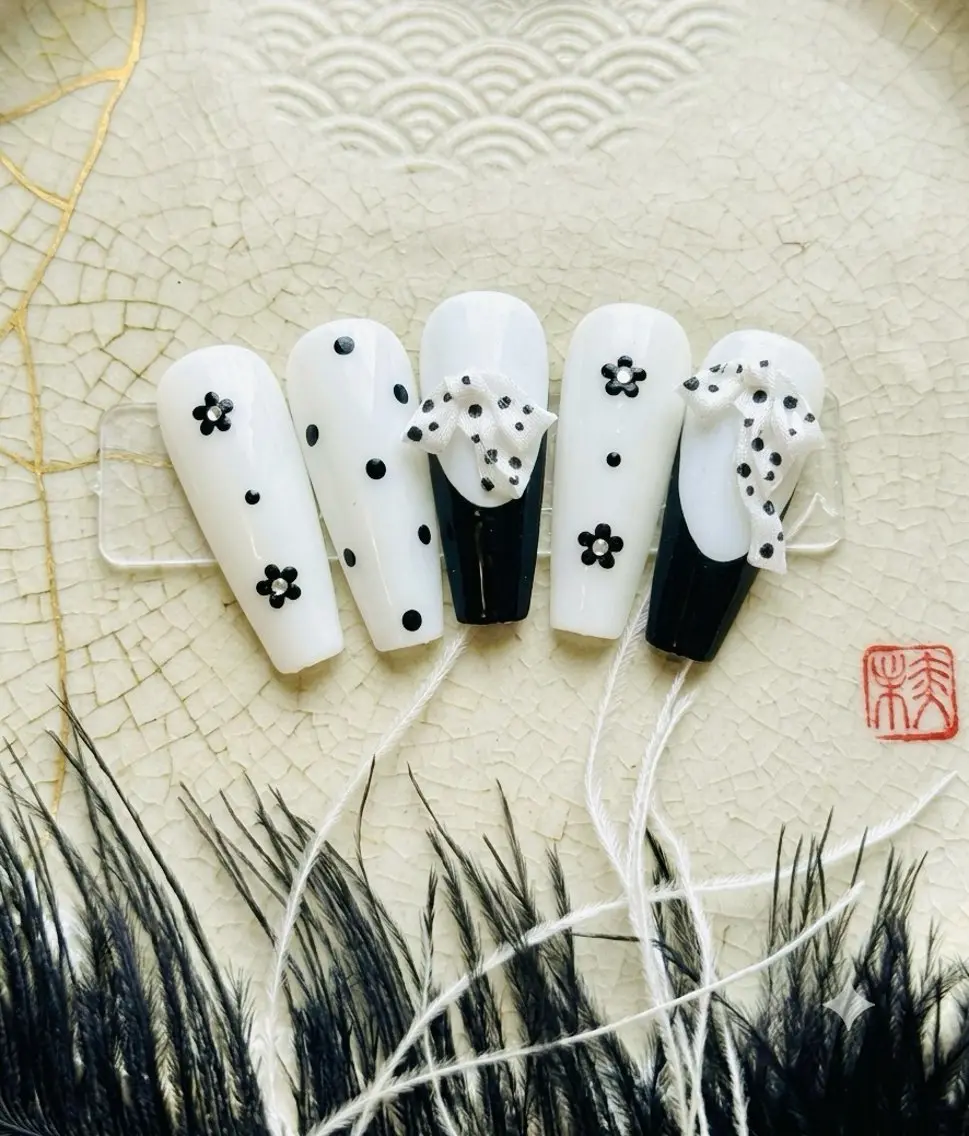ネイル キラキラネイル ストーンネイル Michan Nailのネイルデザイン