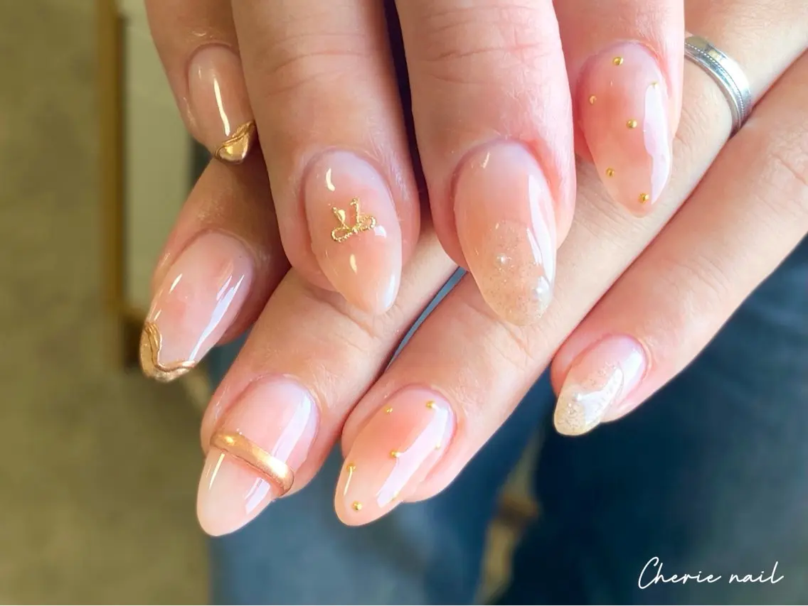 ネイル ジェルネイル ゴールド ミラーネイル ニュアンスネイル ピンク ハンドネイル Cherienail yunaのネイルデザイン