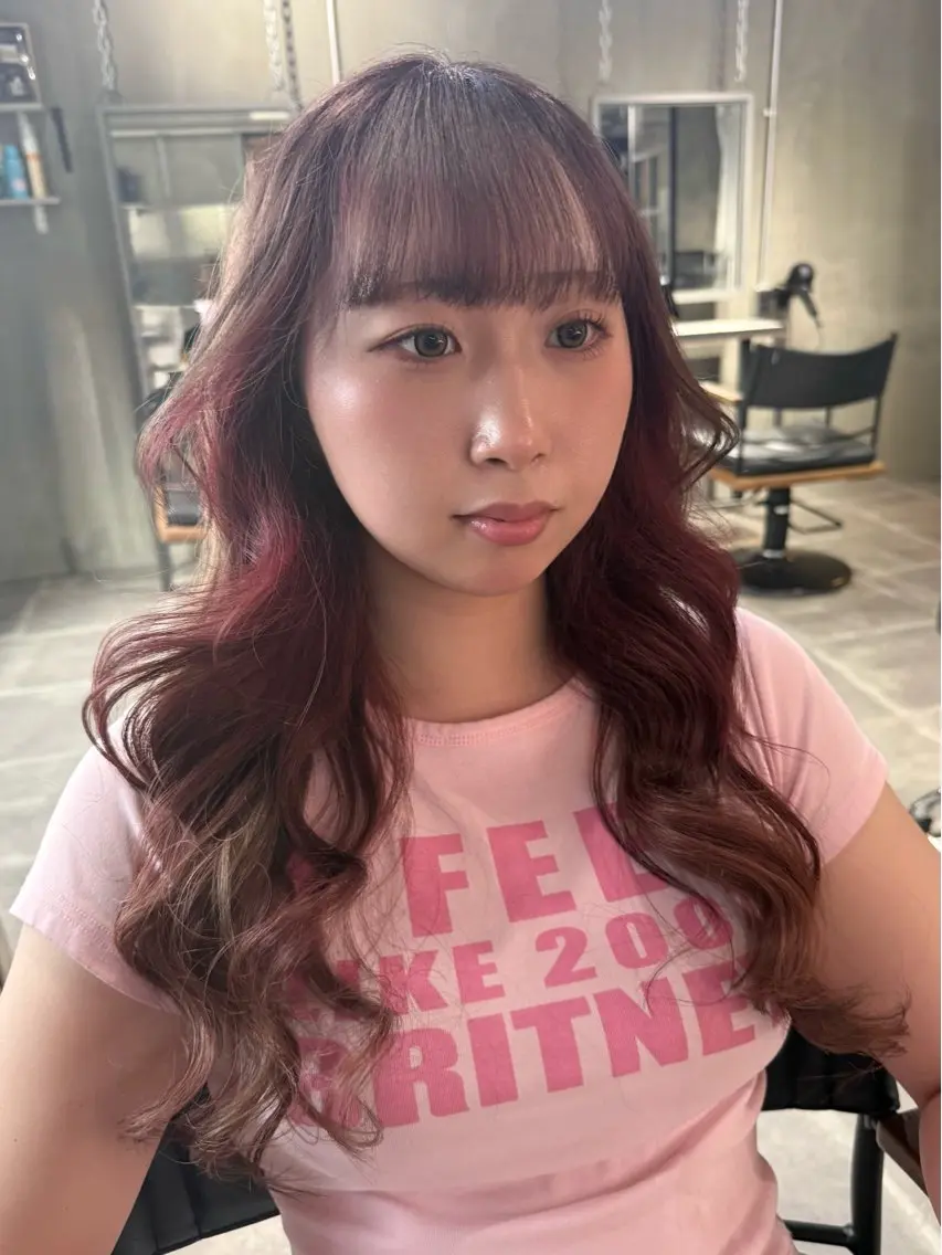ロング カラー ピンクカラー カット ヘアカラー トリートメント 佐伯 桃のヘアスタイル