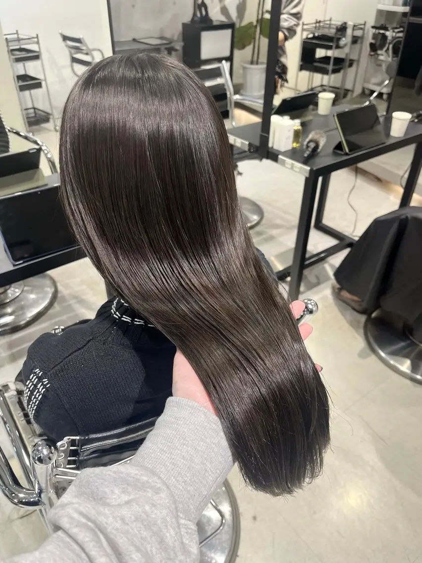 ロング カラー パーマ ヘアアレンジ カット ヘアカラー トリートメント ヘッドスパ ヘアセット 透明感/オリーブ/ グレージュ/YUKAのヘアスタイル