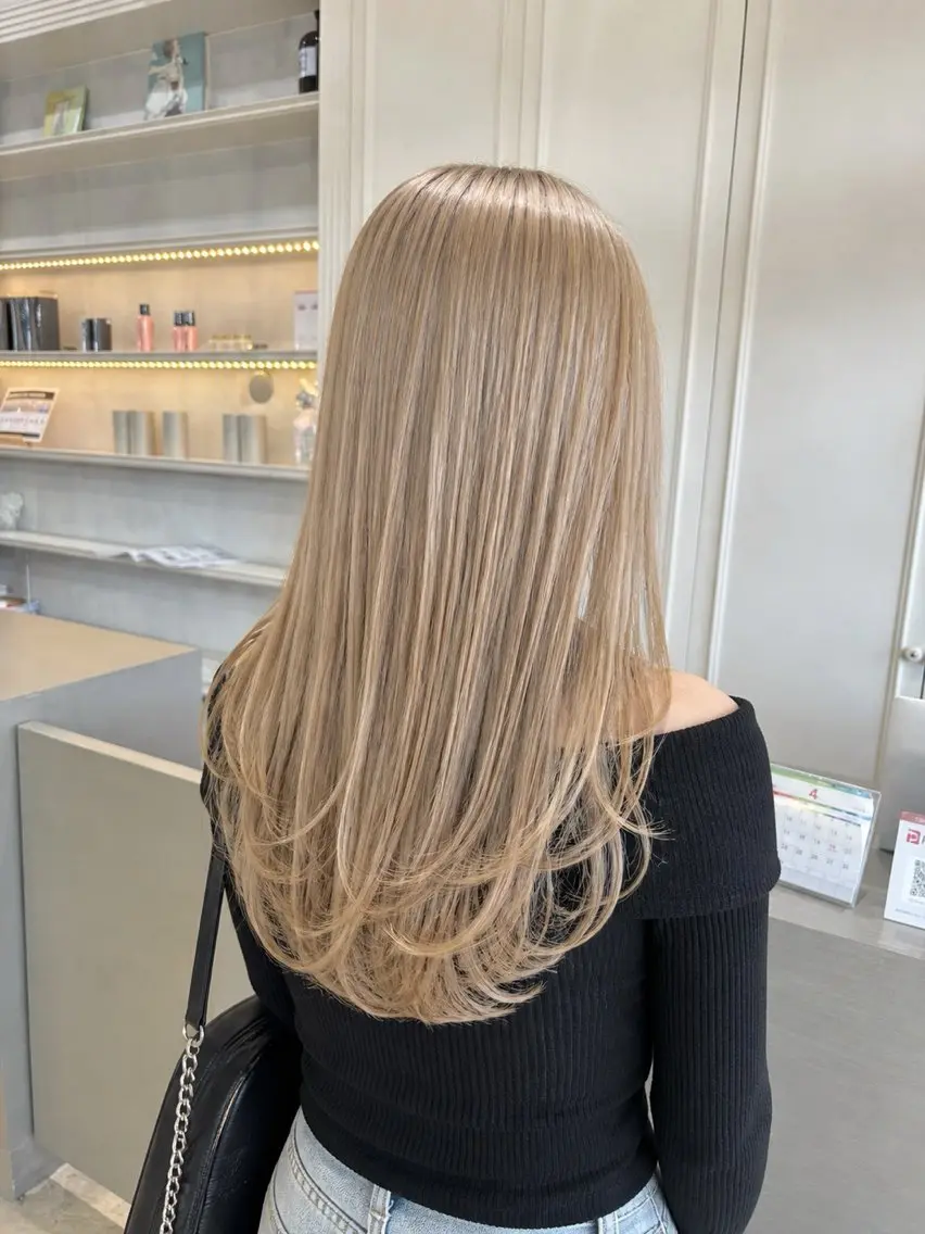 ロング カラー カット ヘアカラー 髪質改善×ハイトーン レイヤー天神美容室のヘアスタイル