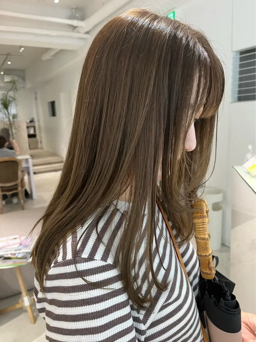 カラー Louwe 小島のヘアスタイル
