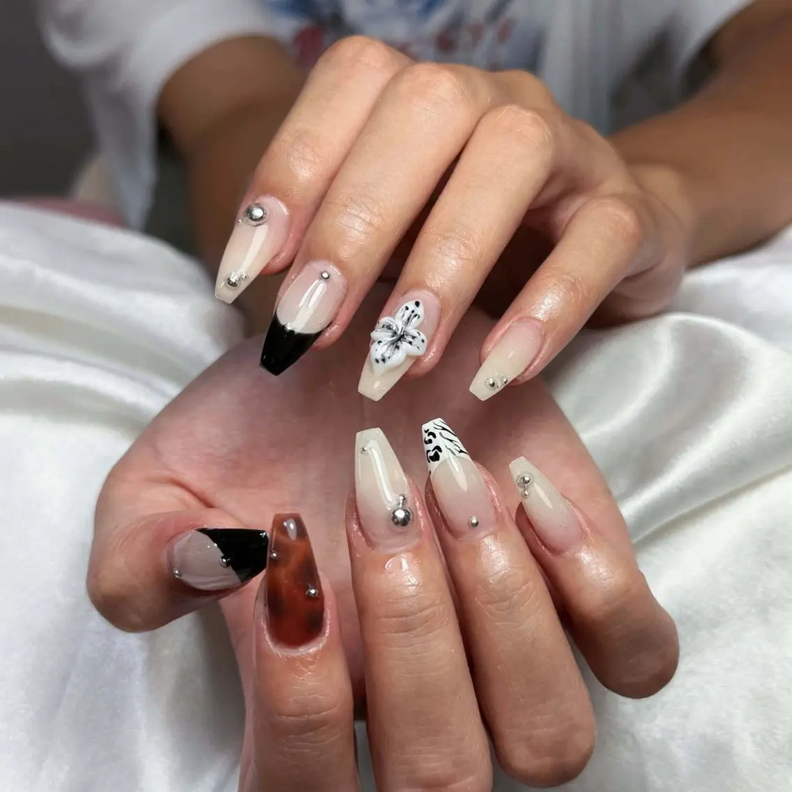 ネイル 桜ネイル 長さ出し フレンチネイル 韓国ネイル マグネットネイル ハンドネイル Kiwami nailsalonのネイルデザイン