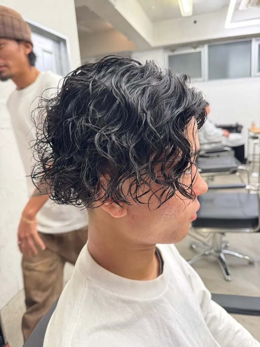 ミディアム パーマ メンズ ミディアムパーマ メンズパーマ メンズショート スパイキーショート メンズスパイラルパーマ カット パーマ トリートメント 💈メンズ特化💈 TASUKUのヘアスタイル