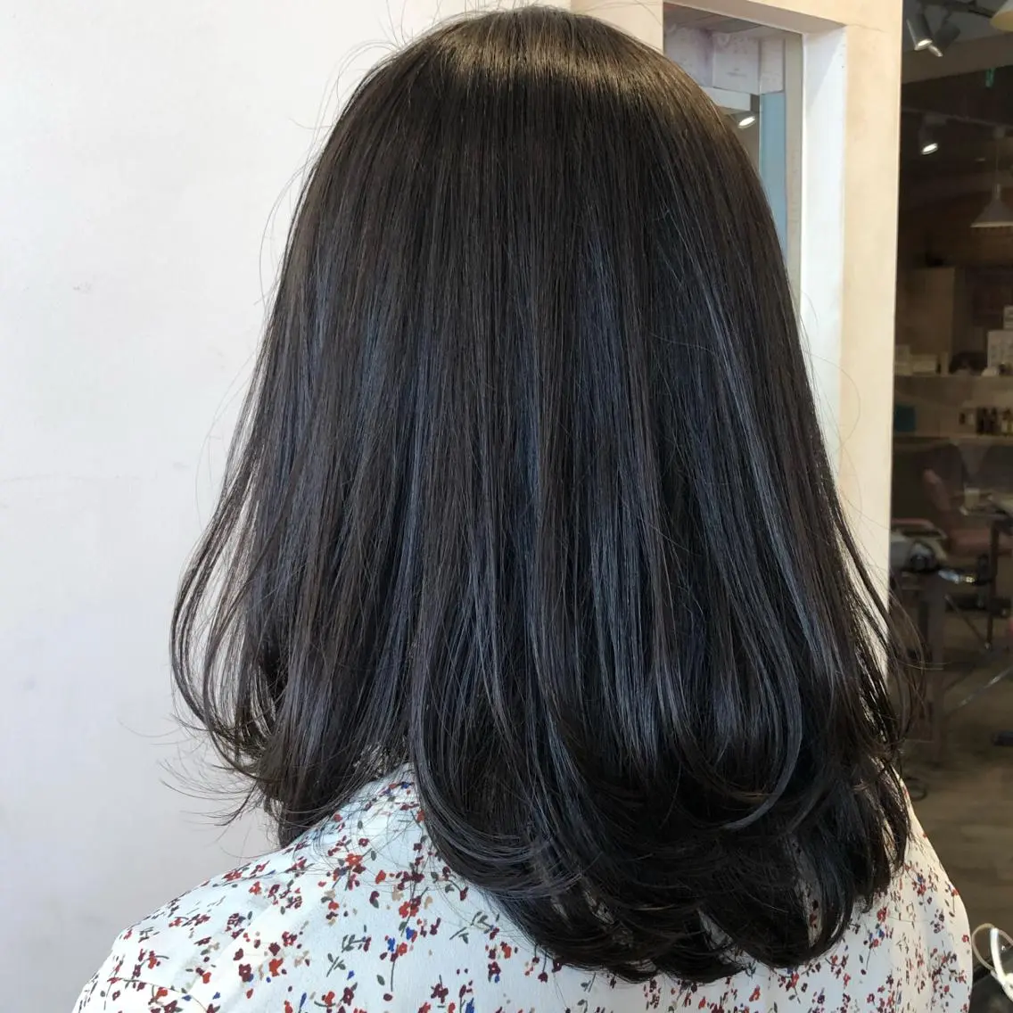 セミロング カラー ヘアカラー トリートメント モテ髪×トレンド💕 小顔レイヤー 金井のヘアスタイル