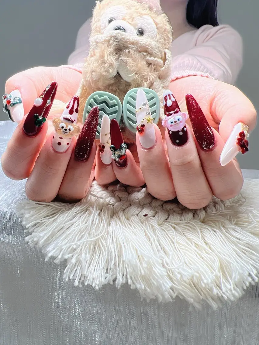 ネイル オーロラネイル チークネイル 長さ出し フットネイル フレンチネイル ハンドネイル Lee Nailsのネイルデザイン