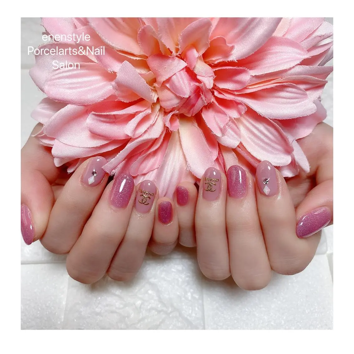 ミディアム ネイル ハンドネイル 🐾enen style 🐾のネイルデザイン