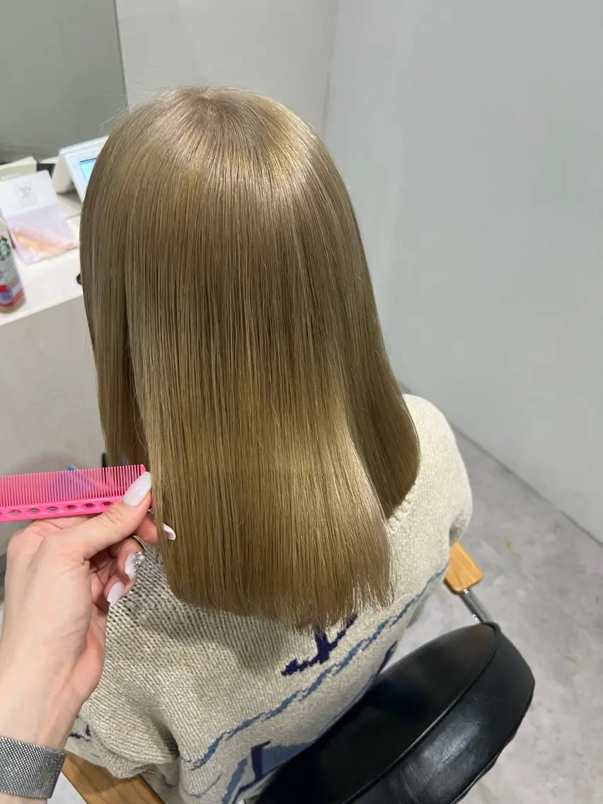 ミディアム カラー ベージュカラー ブリーチ ミルクティーベージュ ヘアカラー トリートメント 韓国透明感/艶カラー saya🧸🍼のヘアスタイル