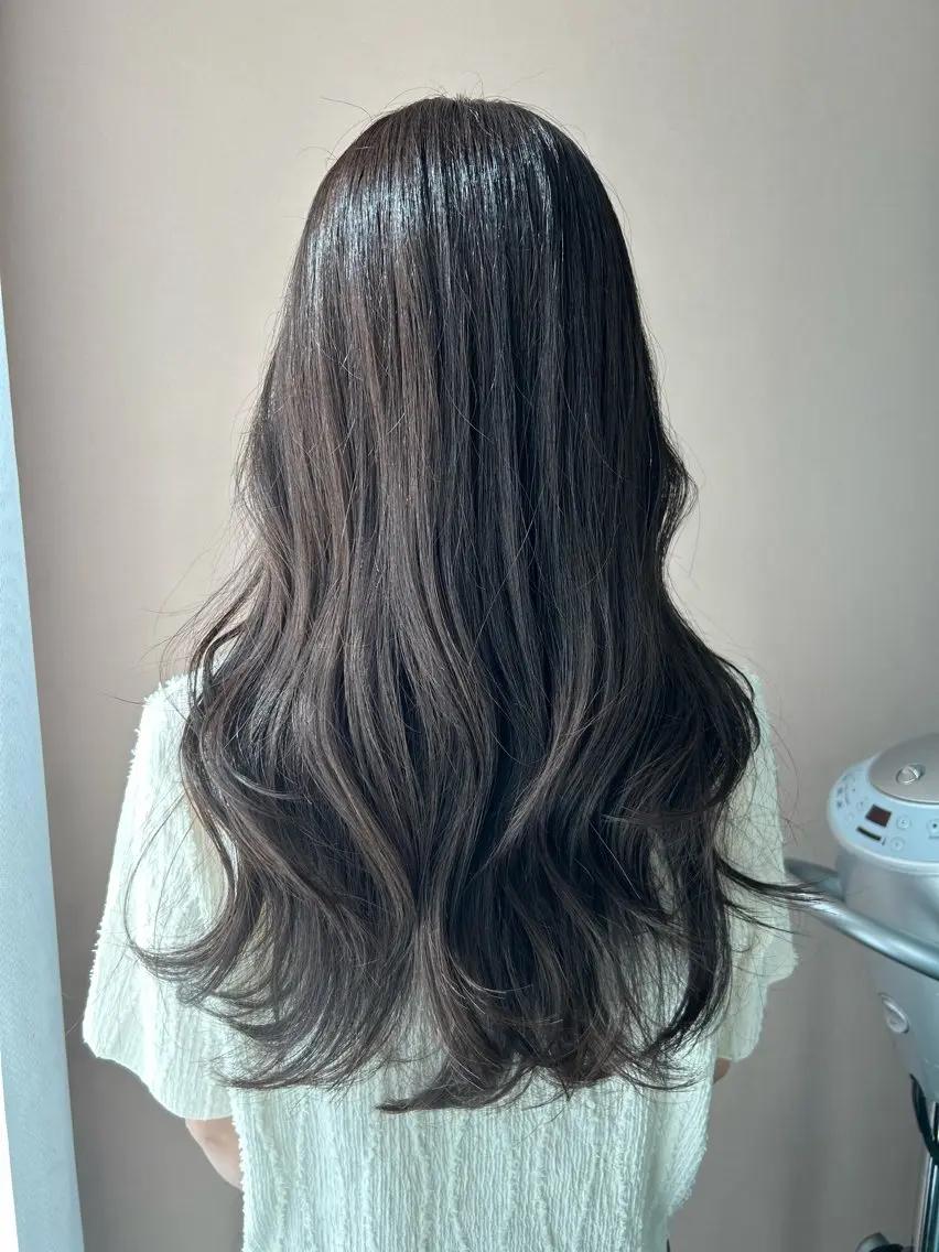 ロング カラー 透明感カラー グレージュ hubhair レイヤー/透明感のヘアスタイル
