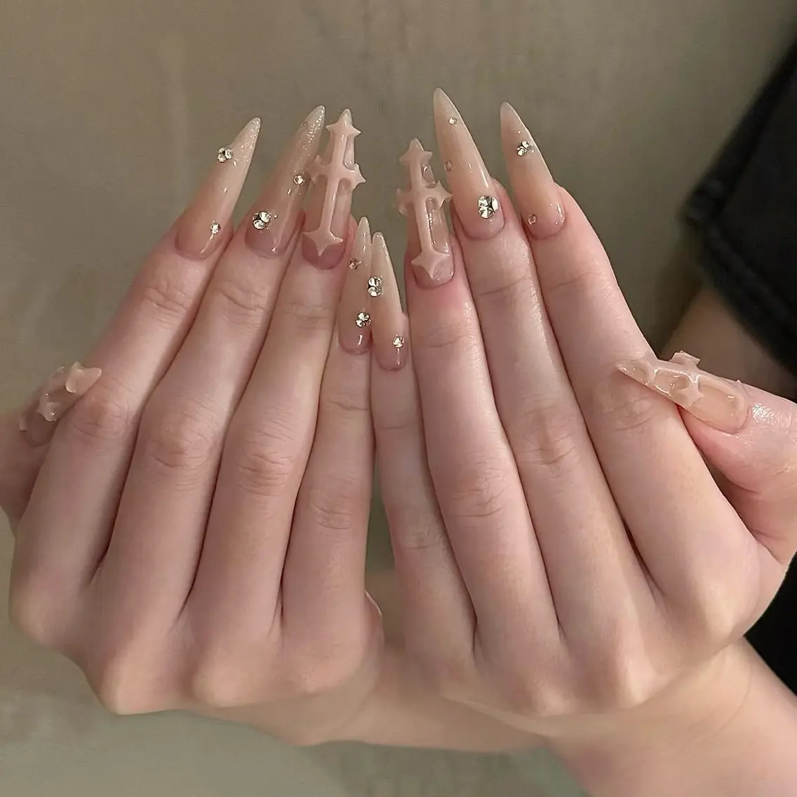 ネイル チークネイル ドット フットネイル フレンチネイル グラデーション ハンドネイル ハンドケア Nihonthy Nail 新宿のネイルデザイン