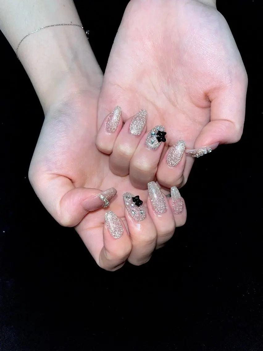 ネイル ハンドネイル ongles chicのネイルデザイン
