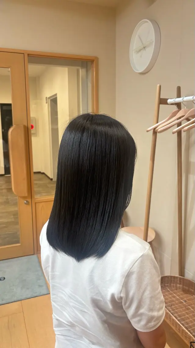 カラー 黒髪 ブルーカラー ブルーブラック 🍑きょうか 髪質改善/鎌倉🐻のヘアスタイル