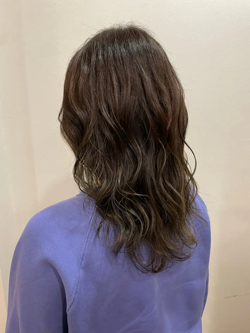 セミロング アッシュ アッシュブラウン 阿部 祥大のヘアスタイル