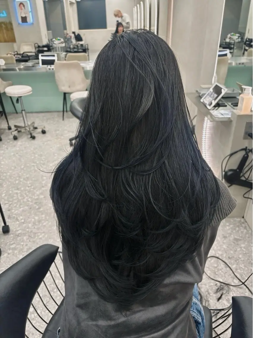 ロング ハッシュカット ハイレイヤー レイヤーカット Yuta✂︎ 韓国レイヤー🪽のヘアスタイル
