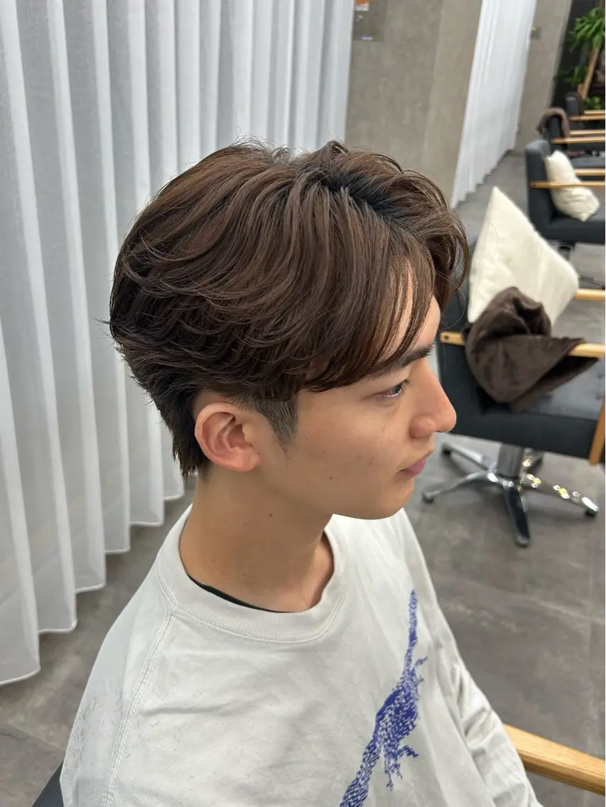 ミディアム パーマ メンズ ミディアムパーマ フェザーパーマ メンズパーマ momo🎀毛流れ パーマ/🚹限定のヘアスタイル