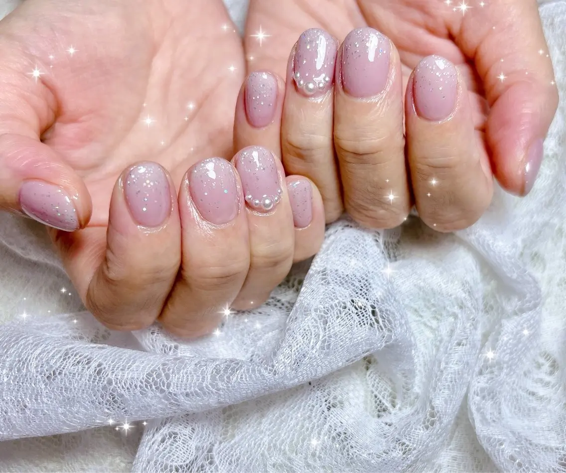 ネイル グラデーション キラキラネイル ハンドネイル FLARE NAIL フレアネイルのネイルデザイン