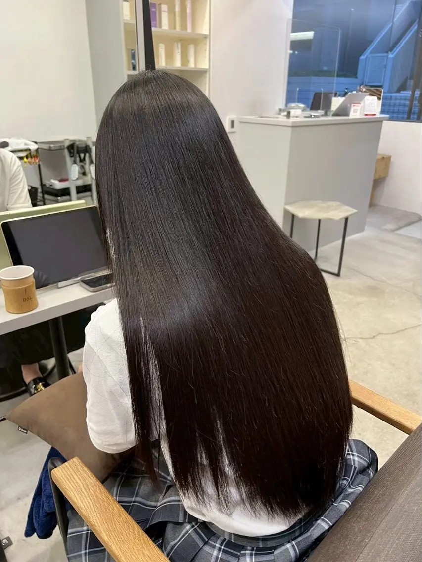 ロング パーマ 縮毛矯正 トリートメント 韓国×艶ハイトーンが かわいい✨️リオ🍒のヘアスタイル