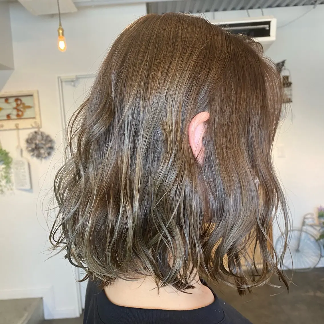 ミディアム 北川 真衣のヘアスタイル