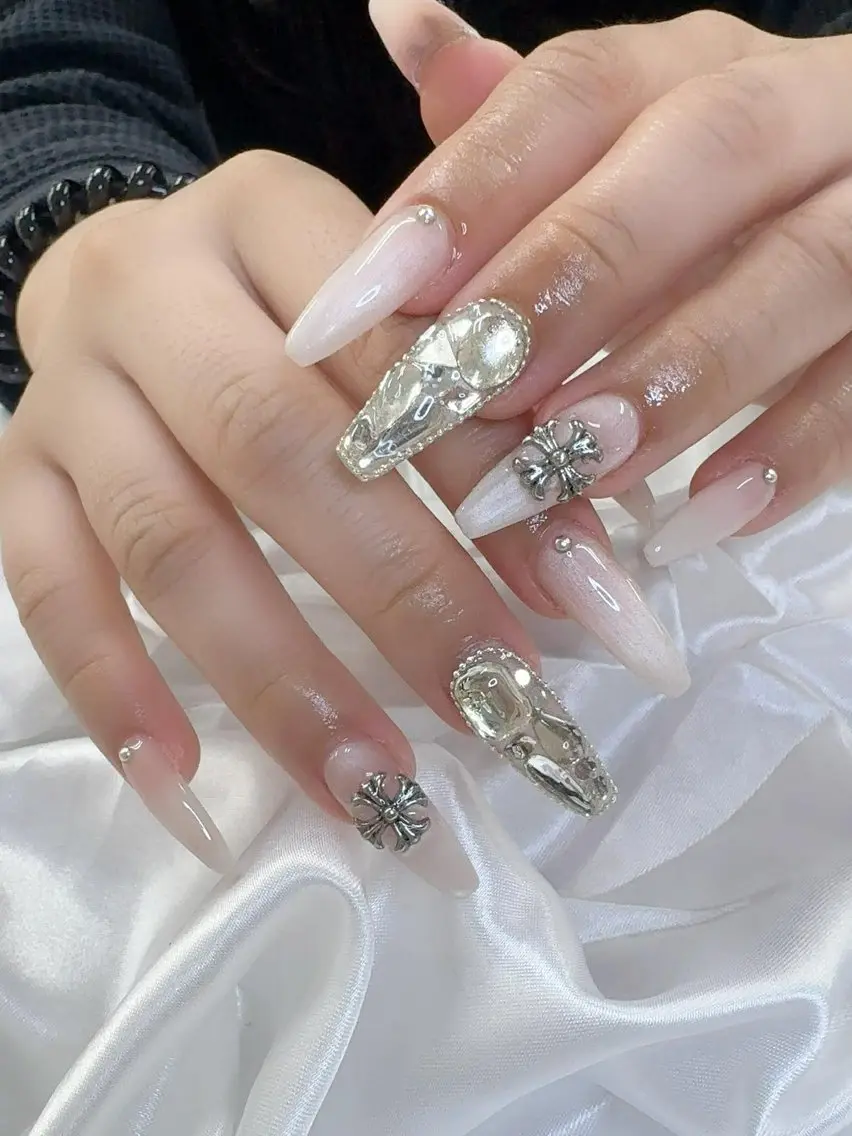 ネイル 桜ネイル フレンチネイル グラデーション 韓国ネイル マグネットネイル ハンドネイル Squen Nail shinjukuのネイルデザイン