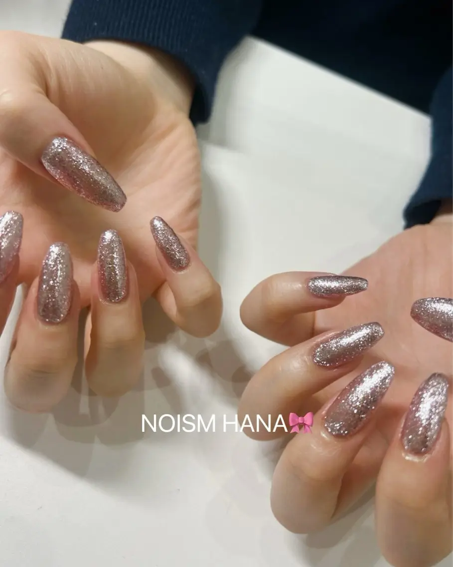 ネイル グラデーション キラキラネイル 韓国ネイル マグネットネイル ニュアンスネイル ハンドネイル 🎀大人nail /NOISMはな🎀のネイルデザイン