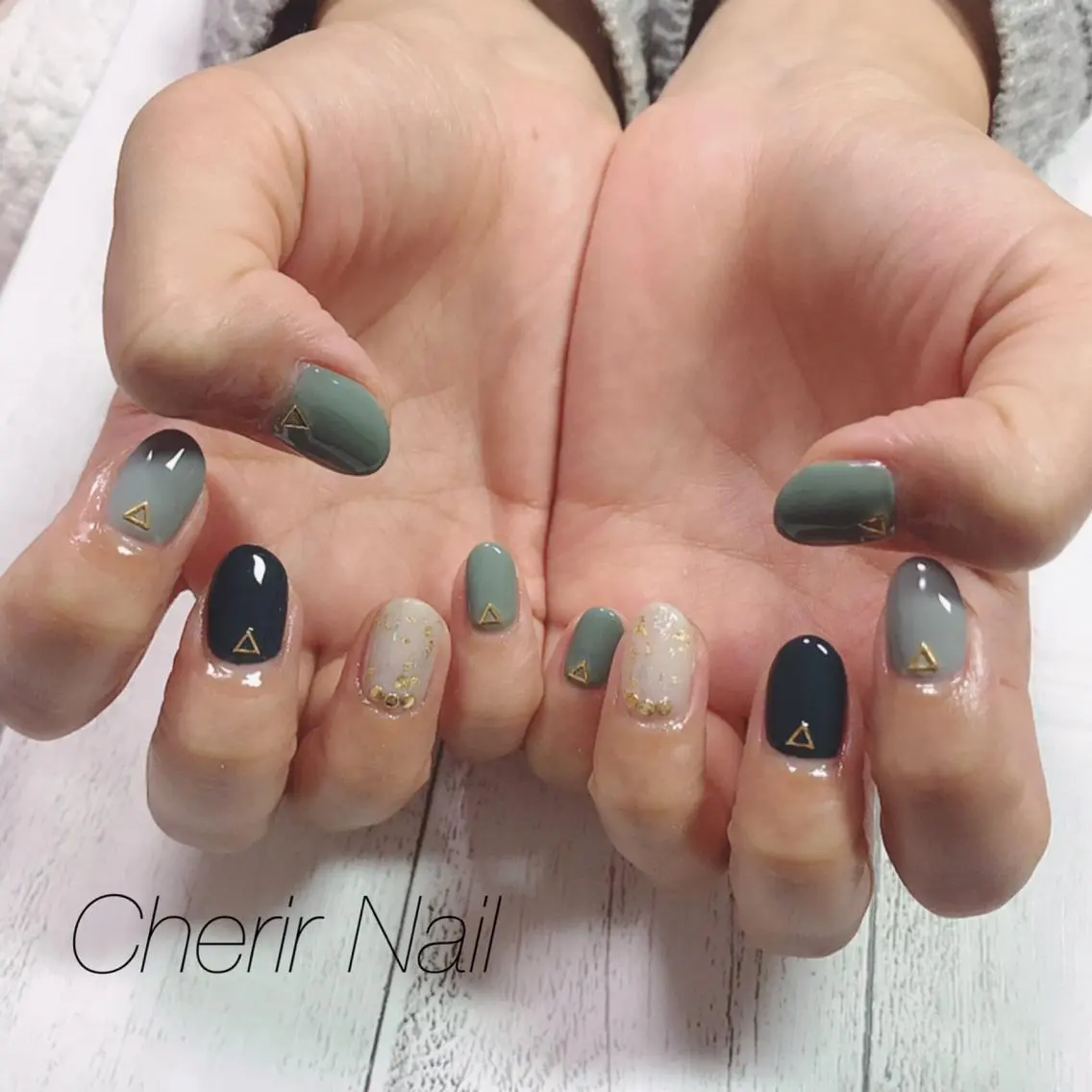 ネイル アートネイル カジュアル グリーン オフィスネイル ワンカラーネイル Cherirnail kaoriのネイルデザイン