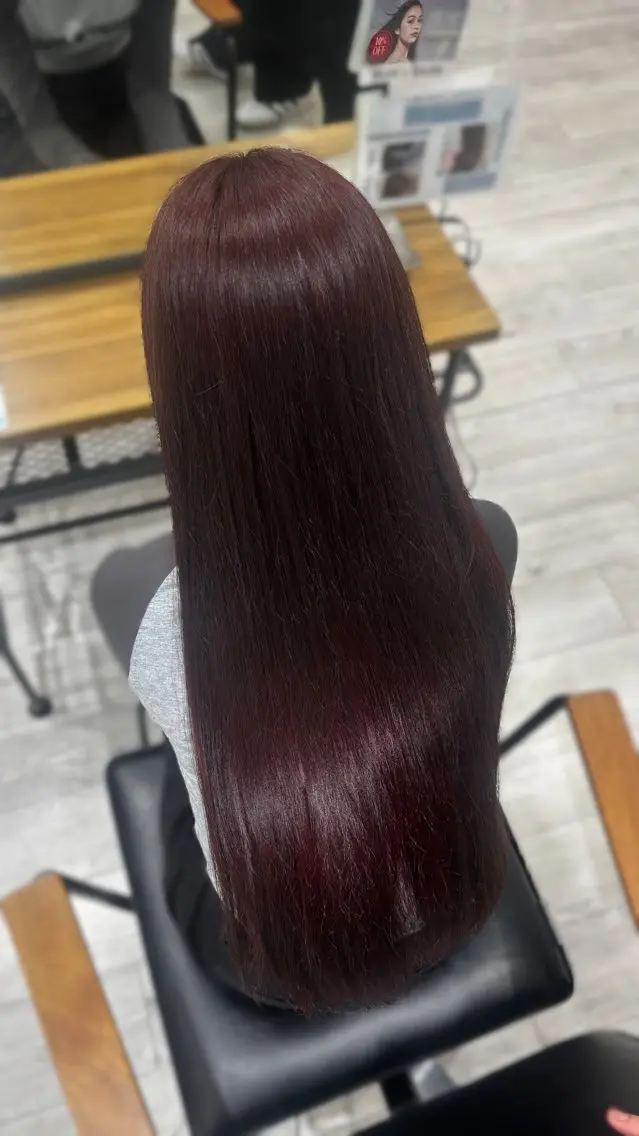 ロング 飯田 優希のヘアスタイル