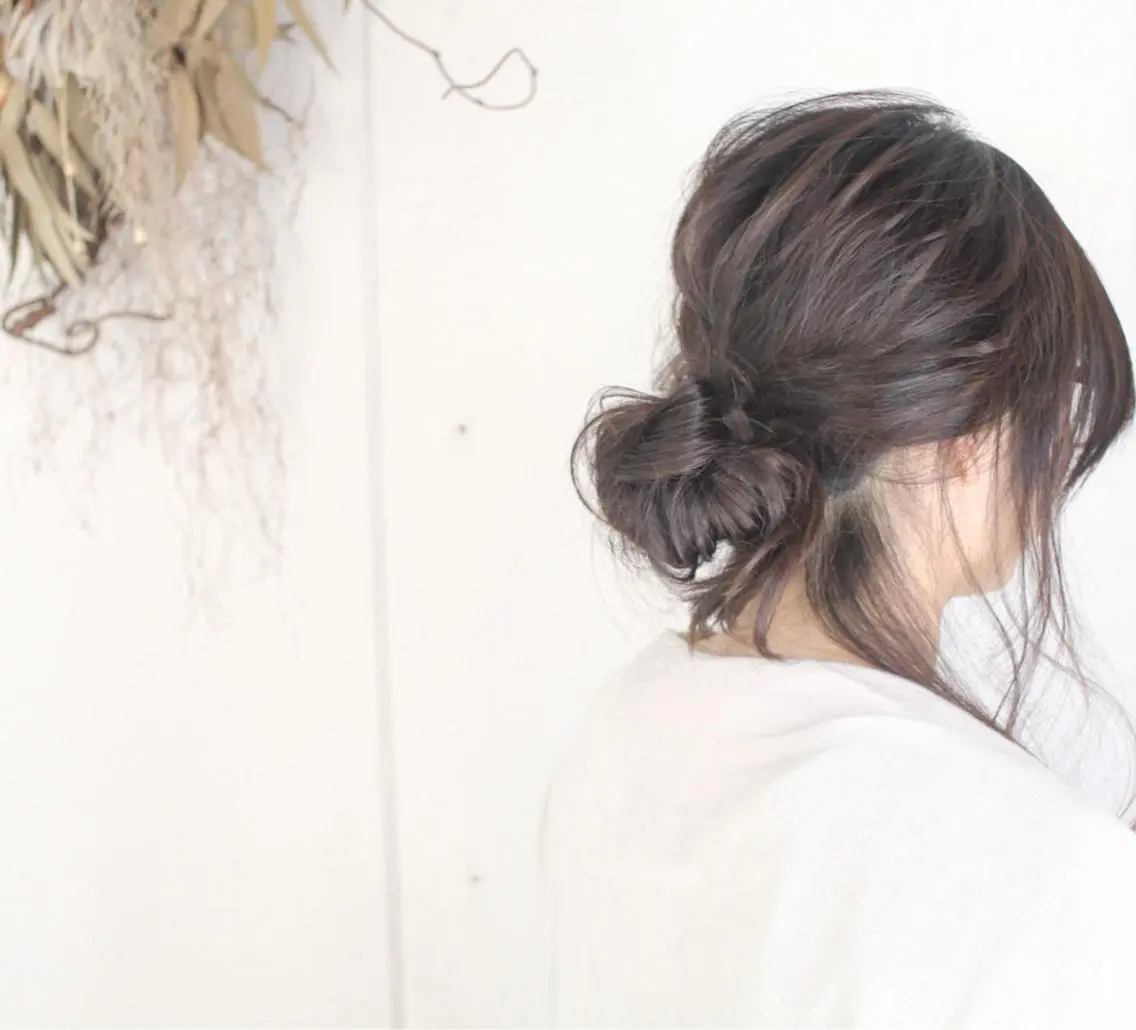ミディアム カラー ヘアアレンジ アッシュ グラデーションカラー ハイライトカラー ハイライト おくれ毛 Mariana/ 鶴原-ハイライトのヘアスタイル